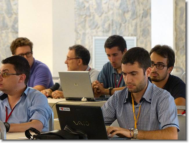 Clicca per scorrere le foto originali ingrandite