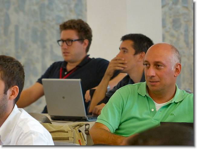 Clicca per scorrere le foto originali ingrandite