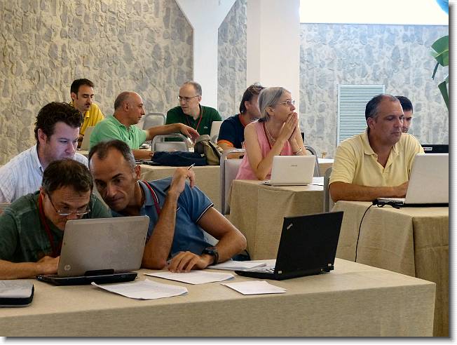 Clicca per scorrere le foto originali ingrandite
