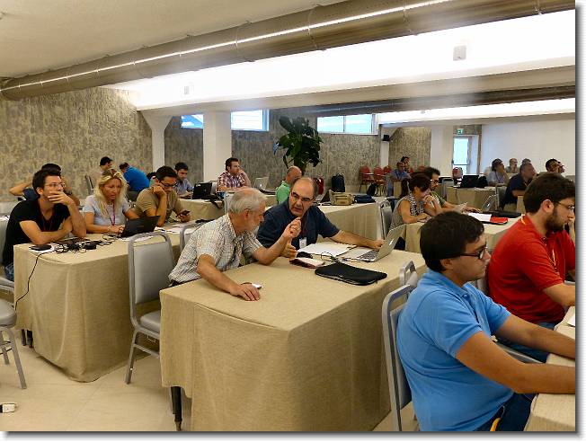 Clicca per scorrere le foto originali ingrandite