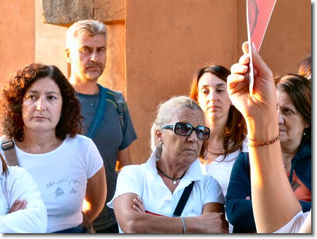 Clicca per scorrere le foto originali ingrandite