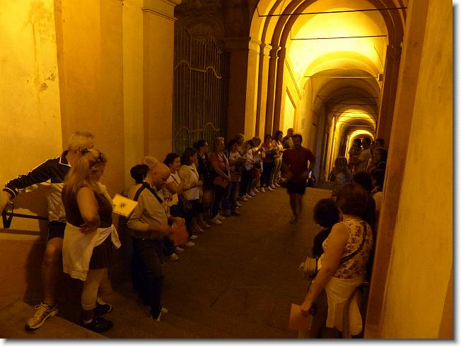 Clicca per scorrere le foto originali ingrandite