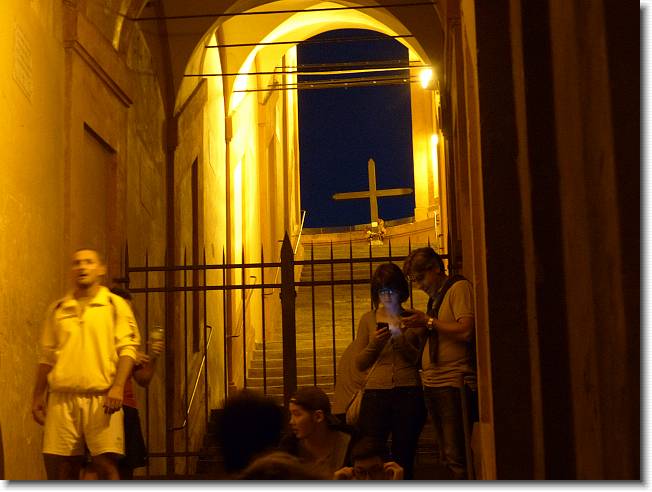 Clicca per scorrere le foto originali ingrandite