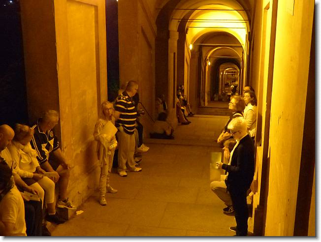 Clicca per scorrere le foto originali ingrandite