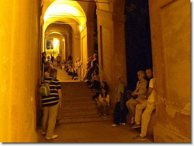Clicca per scorrere le foto originali ingrandite