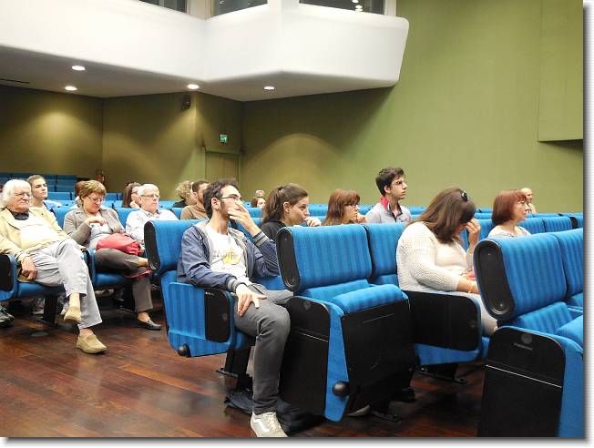 Clicca per scorrere le foto originali ingrandite