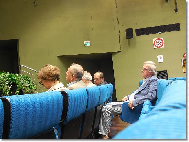 Clicca per scorrere le foto originali ingrandite