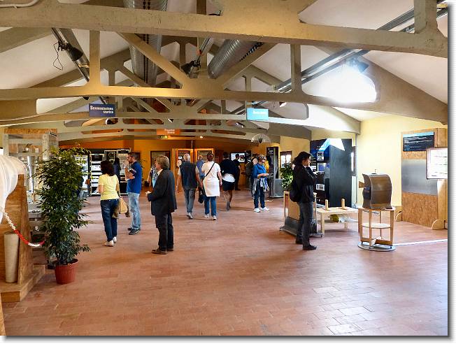 Clicca per scorrere le foto originali ingrandite