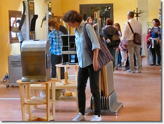 Clicca per scorrere le foto originali ingrandite