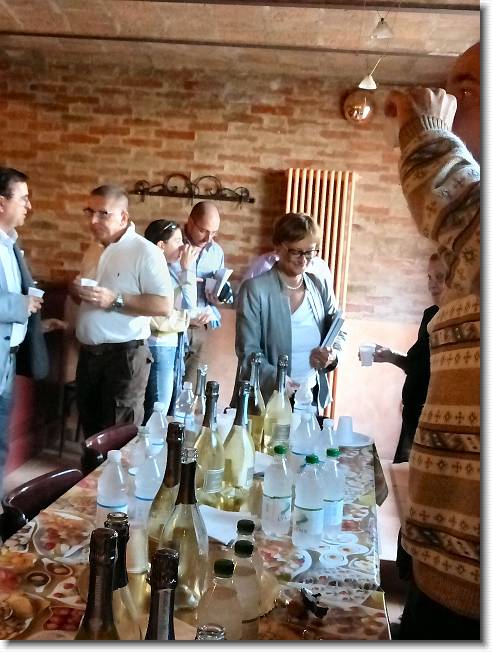 Clicca per scorrere le foto originali ingrandite
