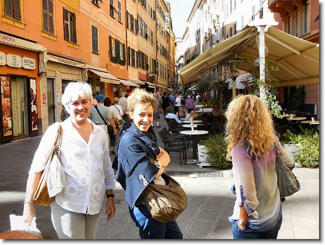 Clicca per scorrere le foto originali ingrandite