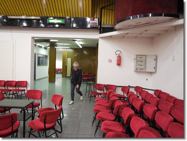 Clicca per scorrere le foto originali ingrandite