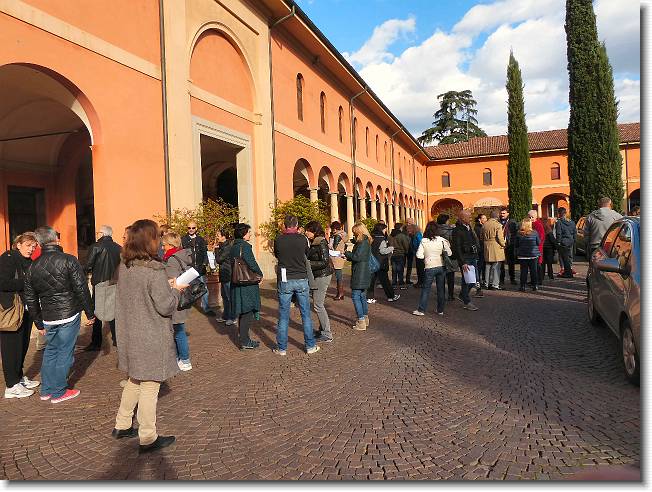 Clicca per scorrere le foto originali ingrandite
