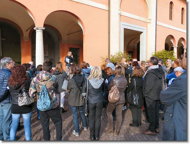 Clicca per scorrere le foto originali ingrandite