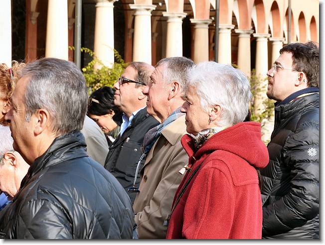 Clicca per scorrere le foto originali ingrandite