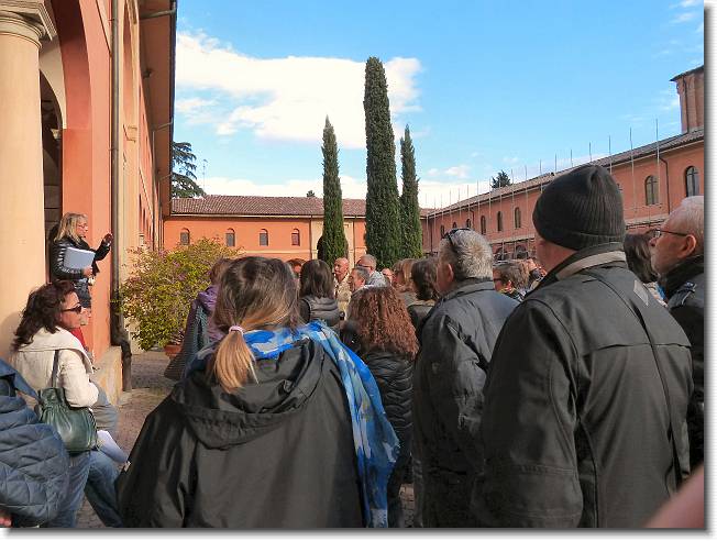 Clicca per scorrere le foto originali ingrandite