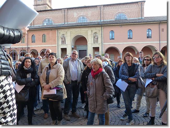 Clicca per scorrere le foto originali ingrandite