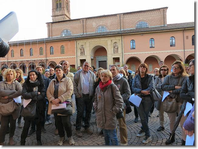 Clicca per scorrere le foto originali ingrandite