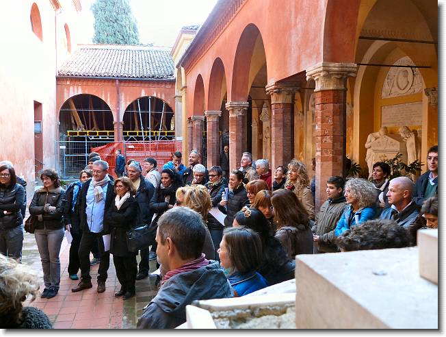 Clicca per scorrere le foto originali ingrandite
