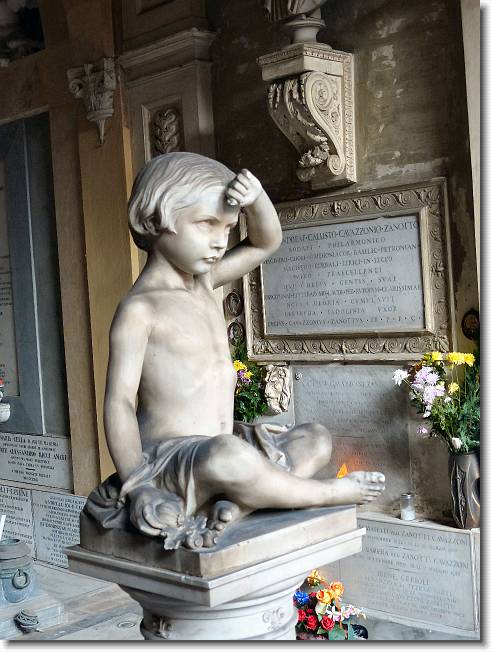 Clicca per scorrere le foto originali ingrandite
