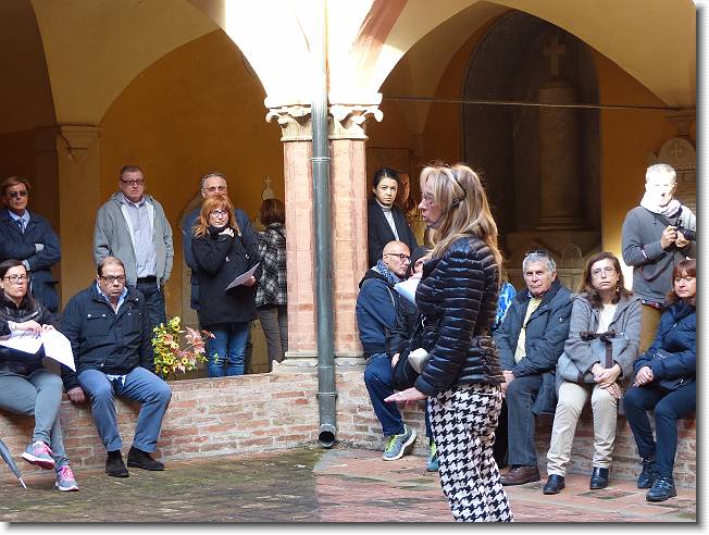 Clicca per scorrere le foto originali ingrandite