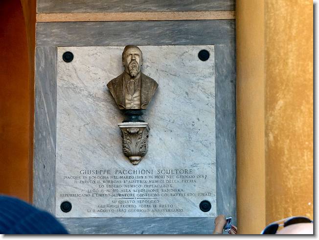 Clicca per scorrere le foto originali ingrandite
