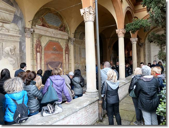 Clicca per scorrere le foto originali ingrandite