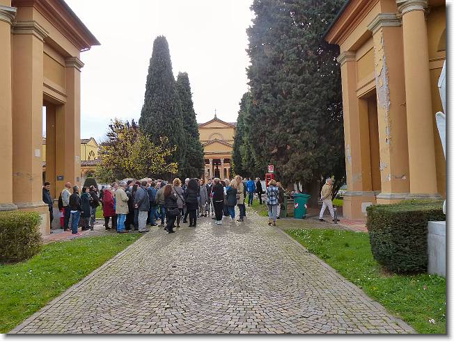 Clicca per scorrere le foto originali ingrandite