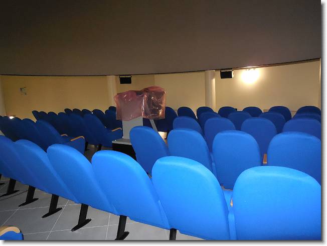 Clicca per scorrere le foto originali ingrandite
