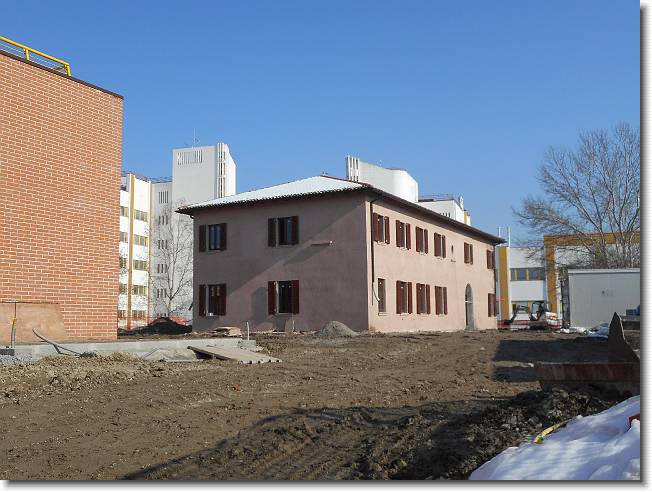 Clicca per scorrere le foto originali ingrandite