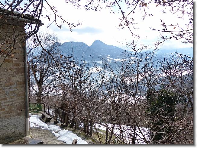 Clicca per scorrere le foto originali ingrandite