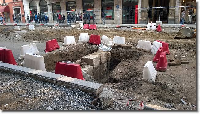 Clicca per scorrere le foto originali ingrandite