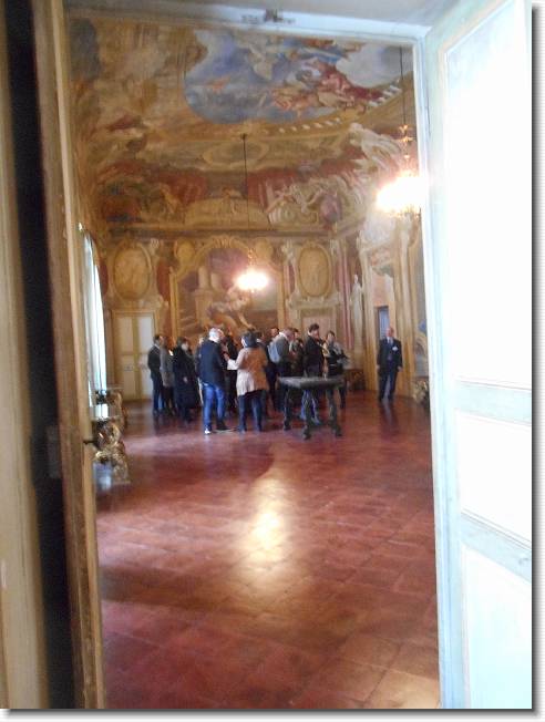 Clicca per scorrere le foto originali ingrandite