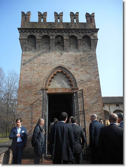 Clicca per scorrere le foto originali ingrandite