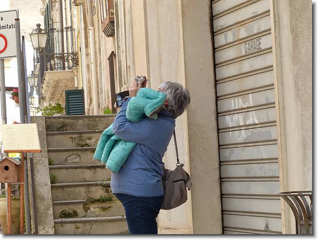 Clicca per scorrere le foto originali ingrandite