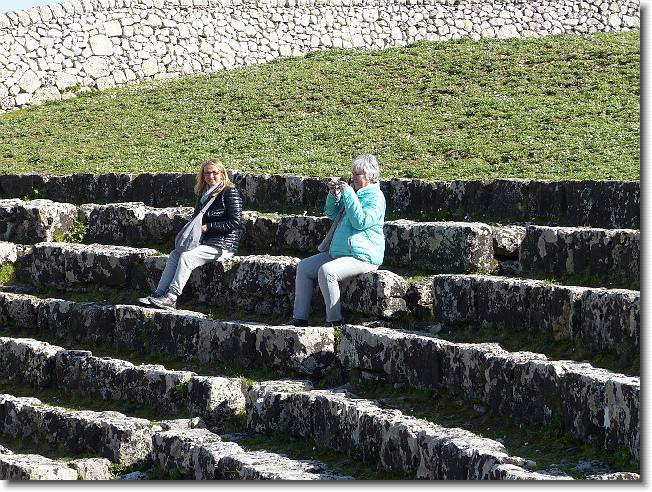 Clicca per scorrere le foto originali ingrandite