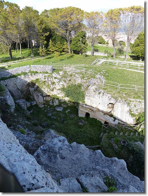 Clicca per scorrere le foto originali ingrandite
