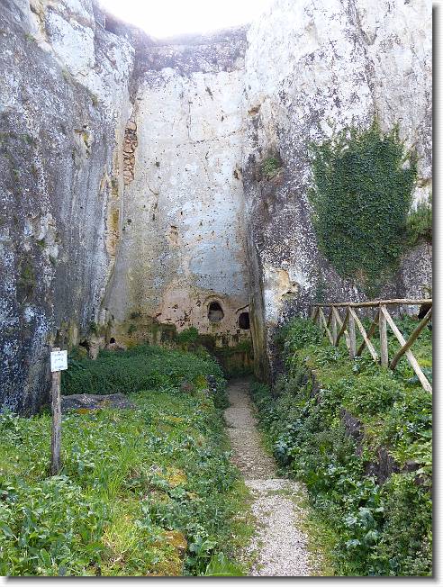 Clicca per scorrere le foto originali ingrandite