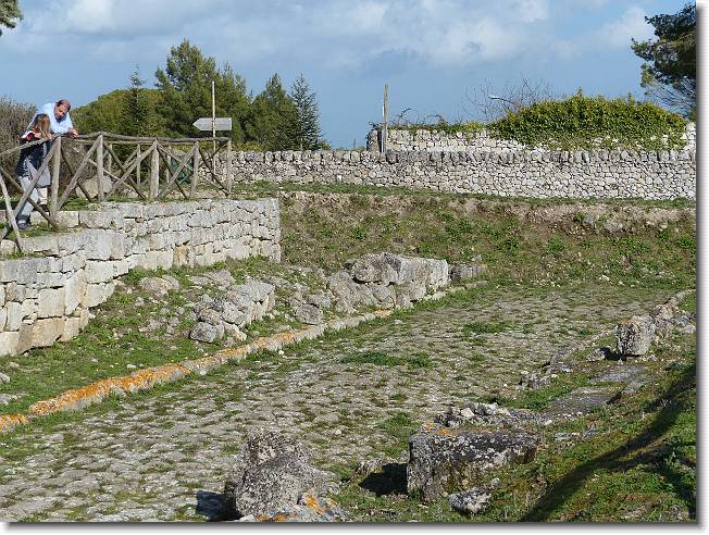 Clicca per scorrere le foto originali ingrandite