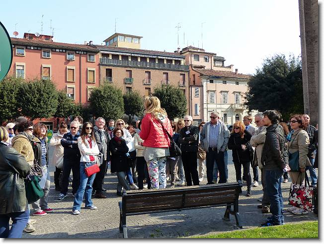 Clicca per scorrere le foto originali ingrandite