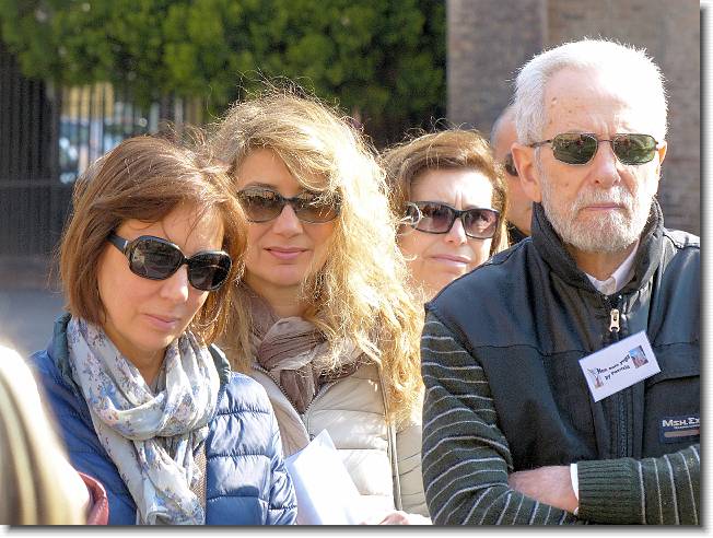 Clicca per scorrere le foto originali ingrandite