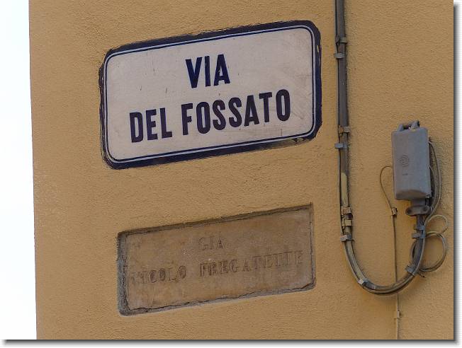 Clicca per scorrere le foto originali ingrandite