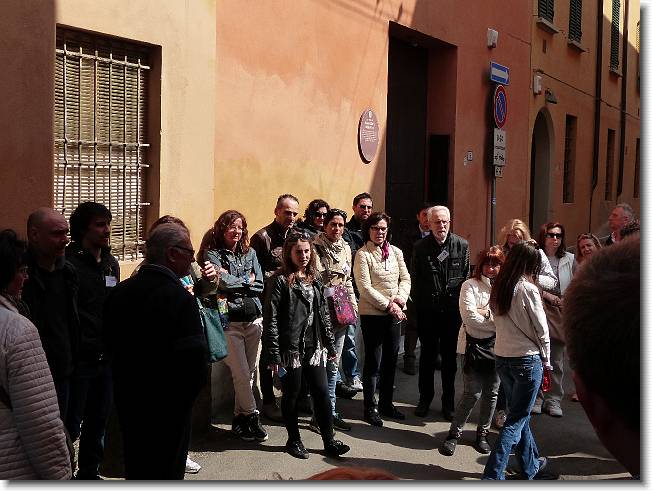 Clicca per scorrere le foto originali ingrandite