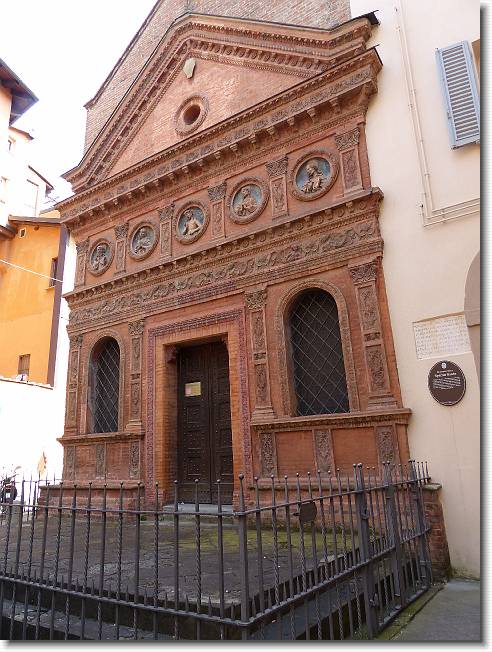 Clicca per scorrere le foto originali ingrandite