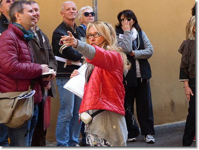 Clicca per scorrere le foto originali ingrandite