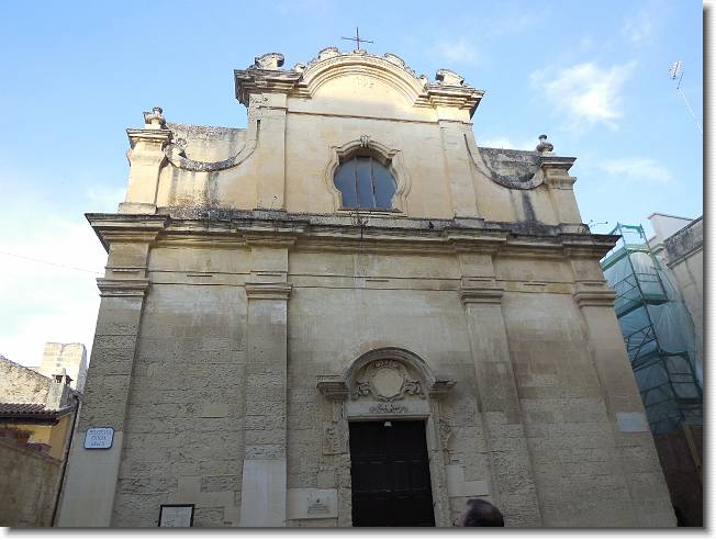 Clicca per scorrere le foto originali ingrandite