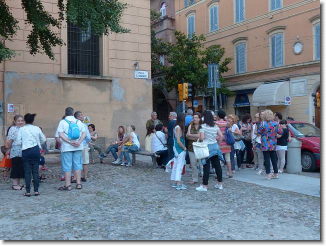 Clicca per scorrere le foto originali ingrandite