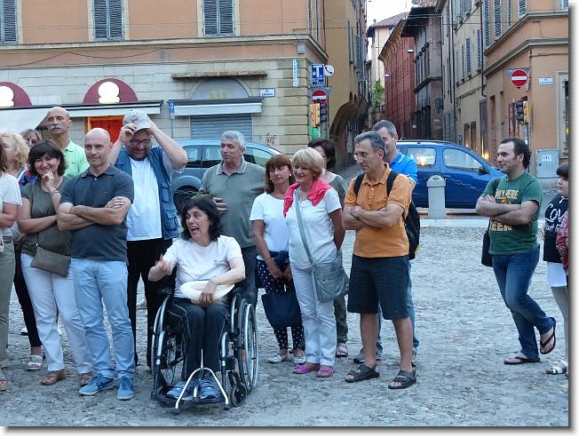Clicca per scorrere le foto originali ingrandite
