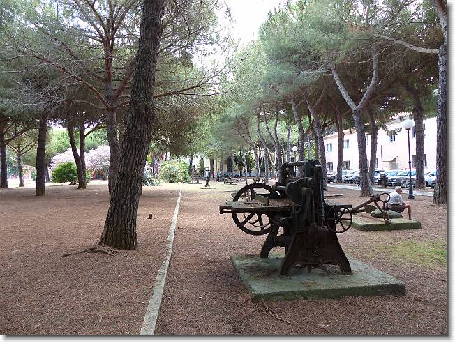 Clicca per scorrere le foto originali ingrandite