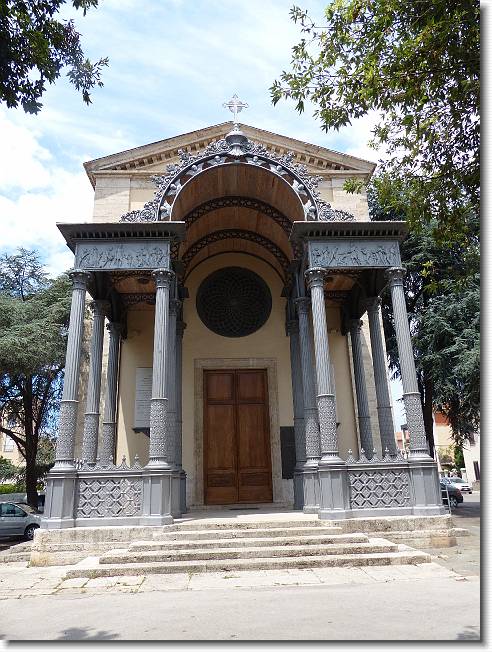 Clicca per scorrere le foto originali ingrandite